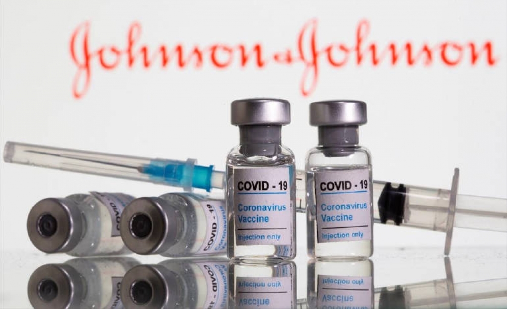 Αβεβαιότητα για το εμβόλιο της Johnson &amp; Johnson- Αυξάνει την παραγωγή η Pfizzer