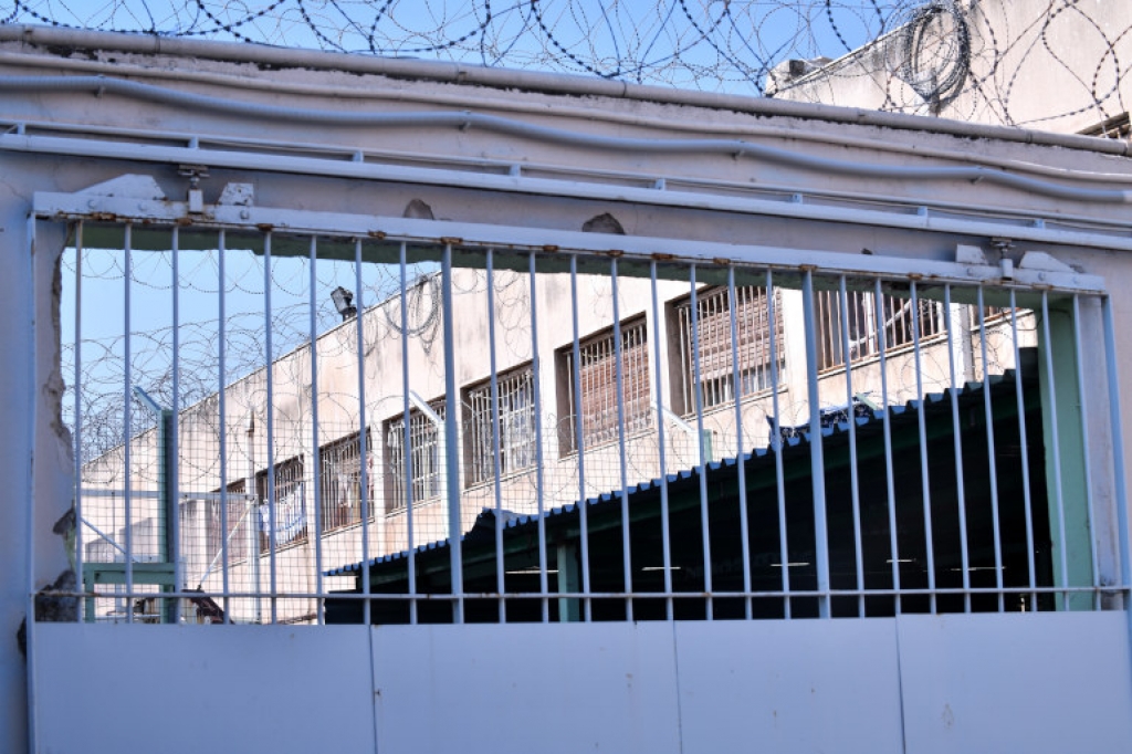 Τη μεταφορά των φυλακών Κορυδαλλού σε παλαιά βάση του ΝΑΤΟ στον Ασπρόπυργο προτείνει η ειδική επιτροπή