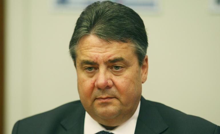 Ο σοσιαλδημοκράτης αντικαγκελάριος της Μέρκελ διαψεύδει ότι θα παραιτηθεί 