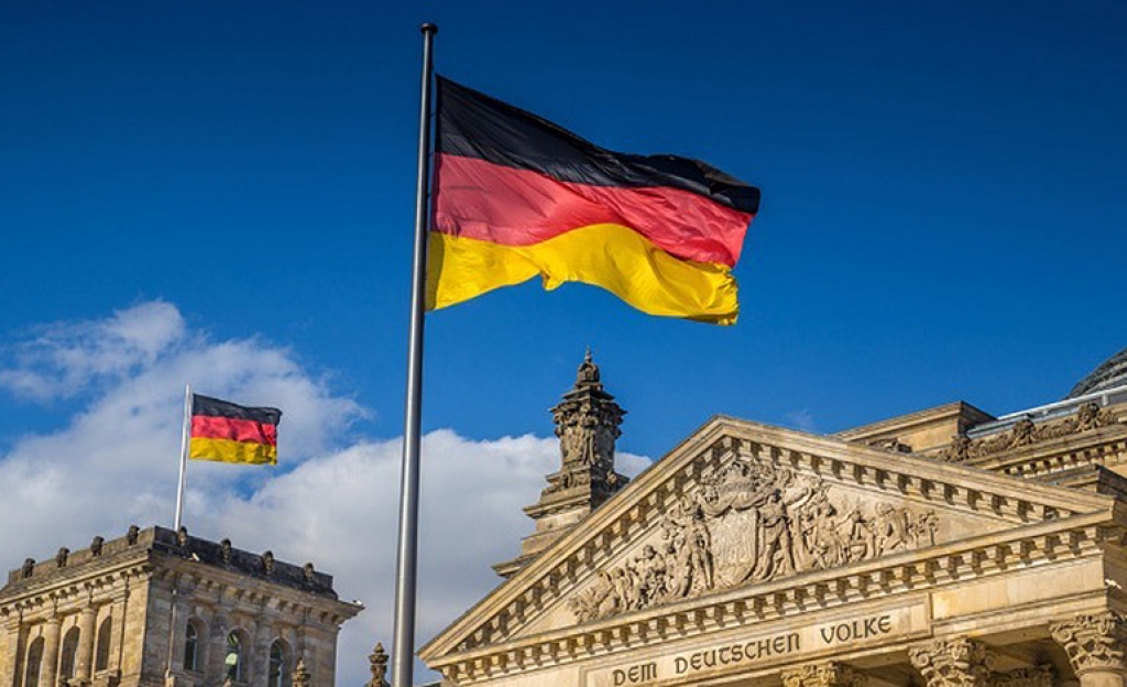 Ανησυχία στο Βερολίνο για το νόμο «έκτακτης ανάγκης» του Όρμπαν