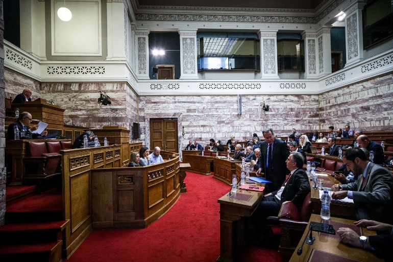 Βουλή: Πέρασε από την Επιτροπή το πρωτόκολλο ένταξης της Βόρειας Μακεδονίας στο ΝΑΤΟ