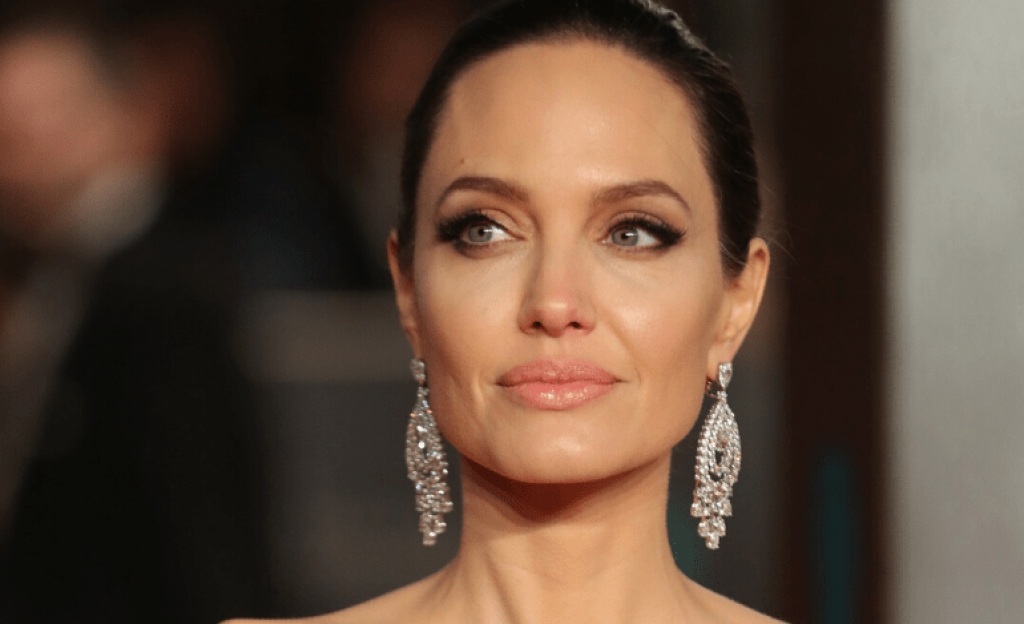 H Angelina Jolie γίνεται 45 ετών (photos)