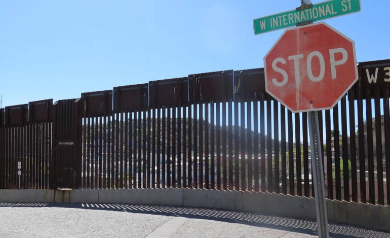 Ετοιμάζεται ο ακριβός τοίχος του Τραμπ στα σύνορα με το Μεξικό