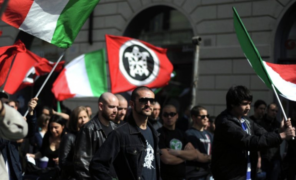 «Φαιά» συμπτώματα στην Ιταλία: Επίθεση νεοφασιστών καταγγέλλει το L&#039; Espresso