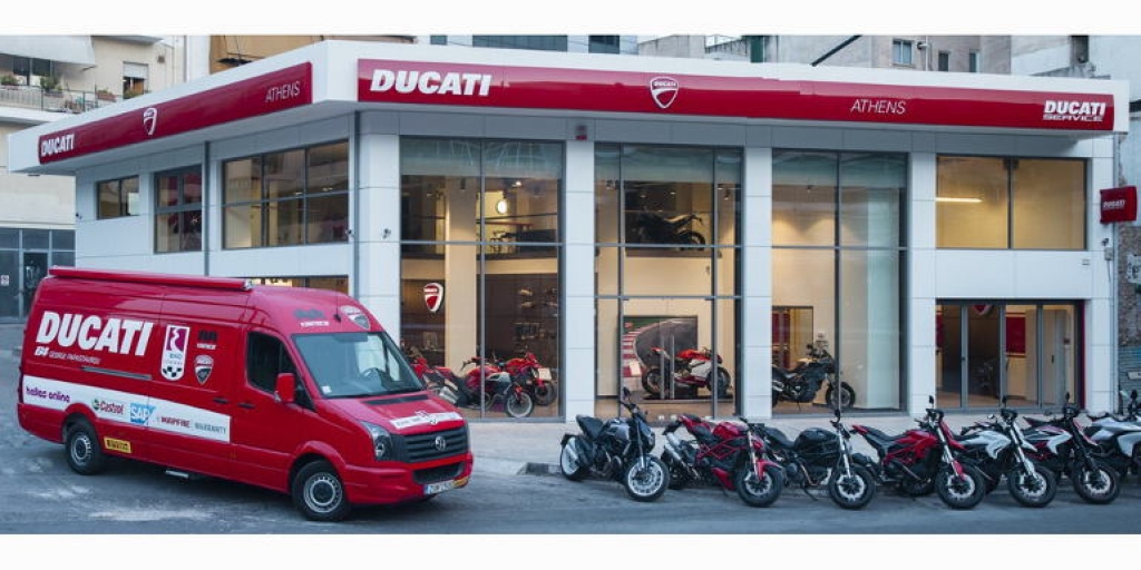 Bazaar της Ducati σε apparel αναβάτη και αξεσουάρ
