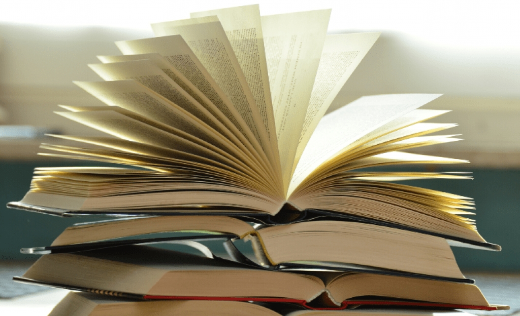 Η Public Βιβλιοθήκη ξαναδίνει ζωή στο #1 σε πωλήσεις βιβλίο φιλοσοφίας όλων των εποχών