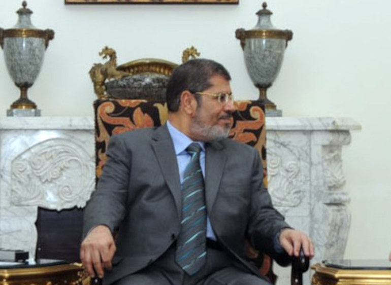 Πέθανε κατά τη διάρκεια της δίκης του ο πρώην πρόεδρος της Αιγύπτου Μοχάμεντ Μόρσι