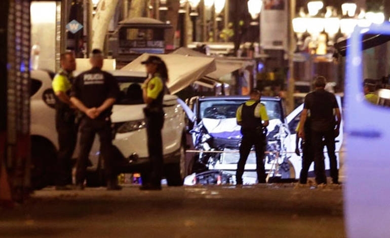 Στη Γαλλία μεταφέρονται οι έρευνες για τους δράστες της επίθεσης στην Βαρκελώνη