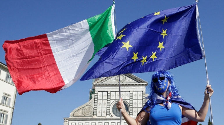 Η Ευρωπαϊκή Επιτροπή έχει καλές προθέσεις αλλά δυσκολεύεται να συμβάλει στην εκτόνωση της ιταλικής κρίσης όπως έκανε με την ελληνική