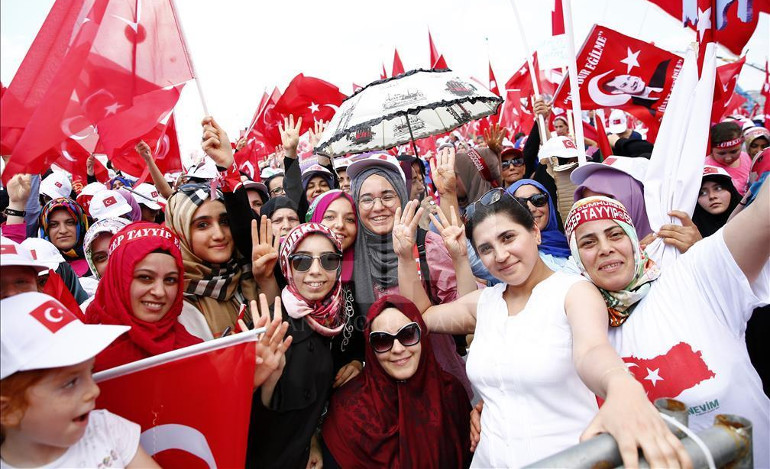 Ερντογάν: Ο λαός θα αποφασίσει για την θανατική ποινή