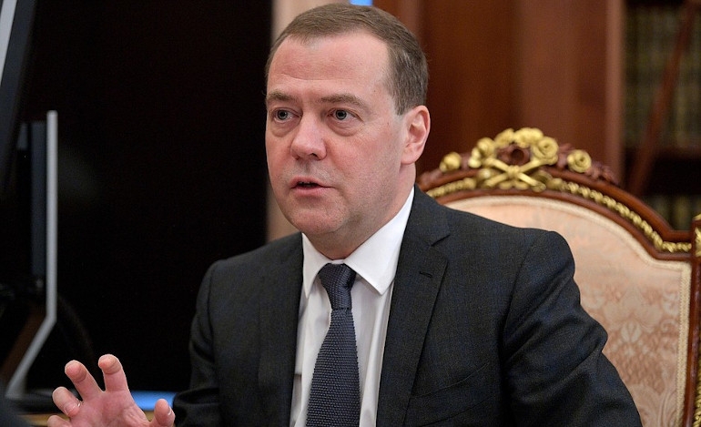 Παραιτήθηκε ο Ρώσος πρωθυπουργός Μεντβέντεφ