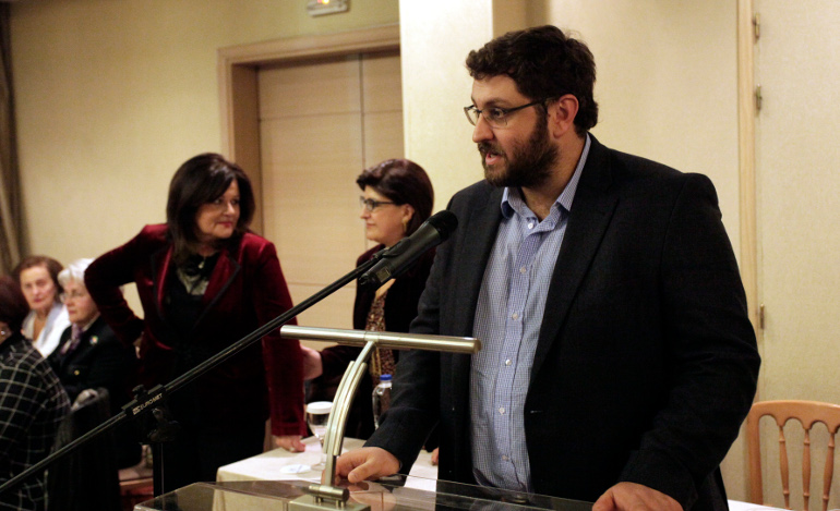 Ο διευθυντής της ΚΟ του ΣΥΡΙΖΑ επιβεβαιώνει ότι υπάρχει συμφωνία με μέτρα και προαναγγέλλει υπερψήφιση της  
