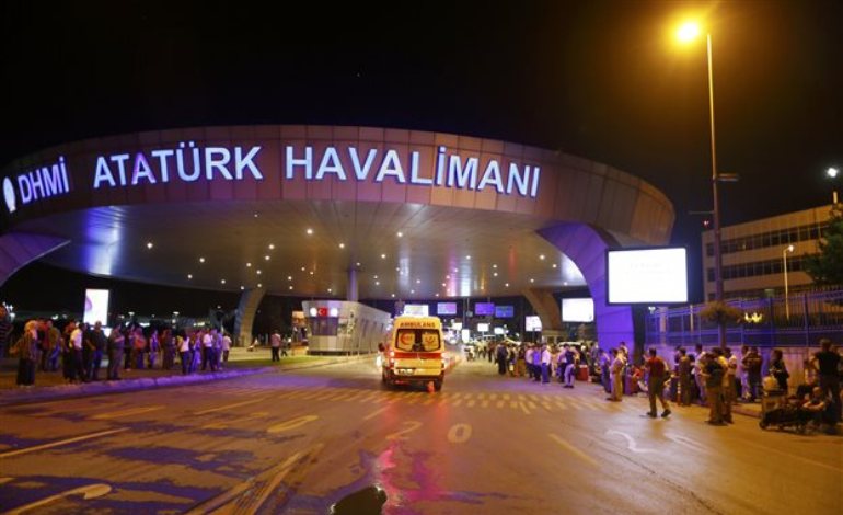 Το ISIS δείχνει η Τουρκία για την επίθεση στο αεροδρόμιο &quot;Ατατούρκ&quot;