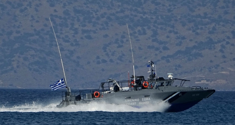 Χίος: Σκάφος της τουρκικής Ακτοφυλακής παρενόχλησε πλωτό του Λιμενικού (video)