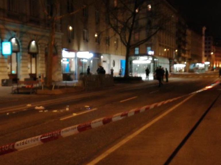 Αρκετοί τραυματίες από επίθεση άνδρα με μαχαίρι στη Βιέννη
