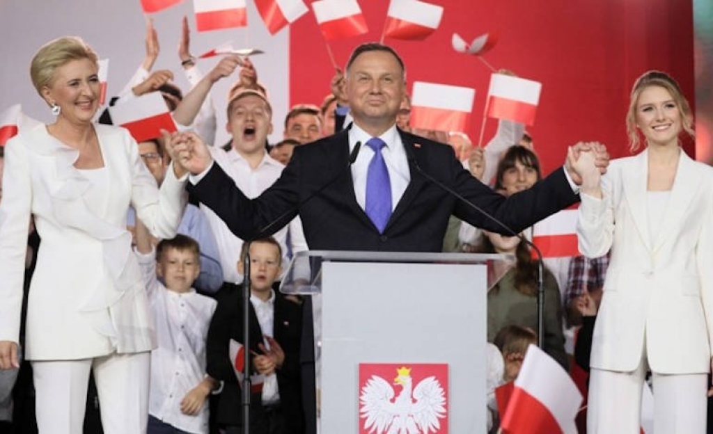 Νέα νίκη αλλά με μικρή διαφορά για τους ευρωσκεπτικιστές στην Πολωνία