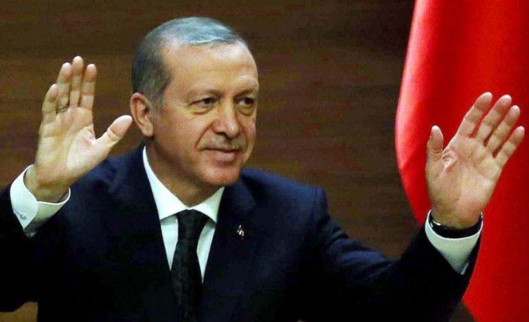 Τουρκία: Το Κοινοβούλιο υπερψήφισε τη... σουλτανοποίηση του Ερντογάν
