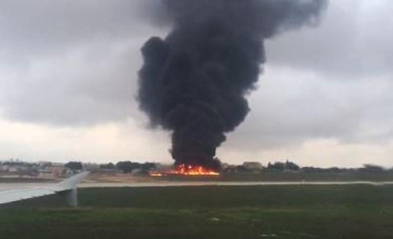 Η ΕΕ διαψεύδει ότι το αεροσκάφος που συνετρίβη στη Μάλτα μετέφερε στελέχη της