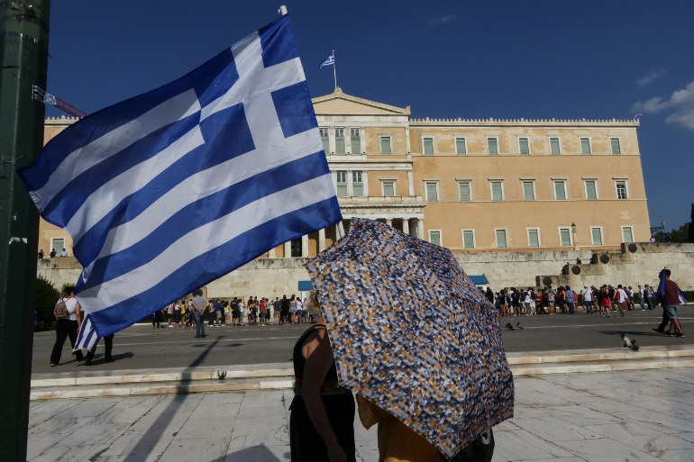 Bloomberg: Η Ελλάδα επιστρέφει στις αγορές ομολόγων