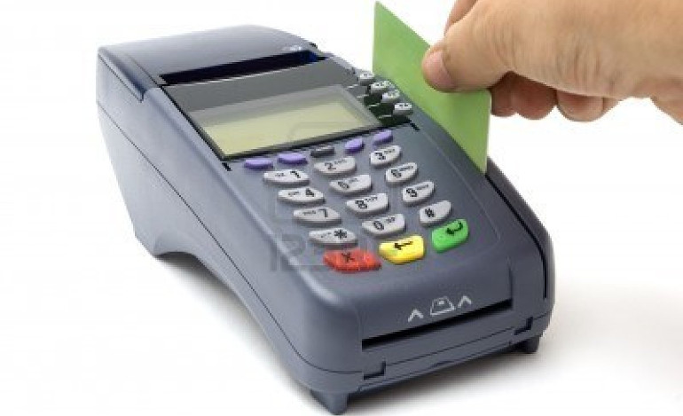 Πρόστιμο 1000 ευρώ επιφέρει η μη σήμανση για τα μηχανάκια για τις πιστωτικές κάρτες