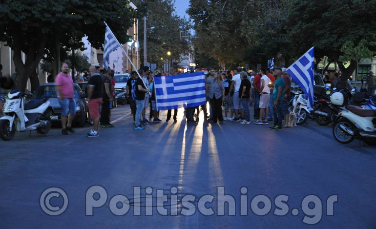 Ένταση σε πορεία κατά των προσφύγων στη Χίο