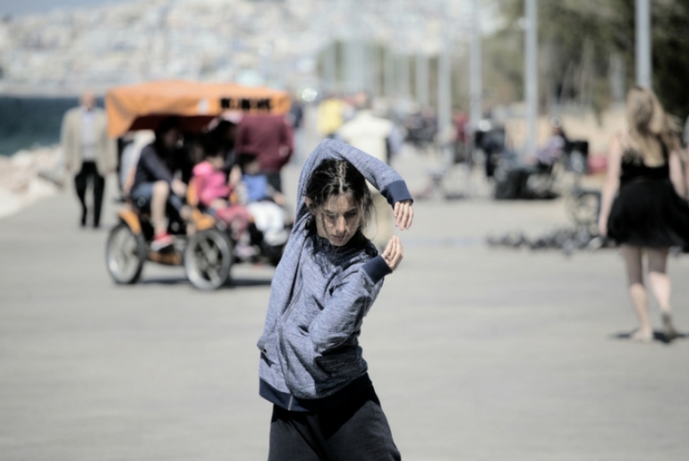 21 χορευτές σε 21 σημεία της Αθήνας για 14 ώρες