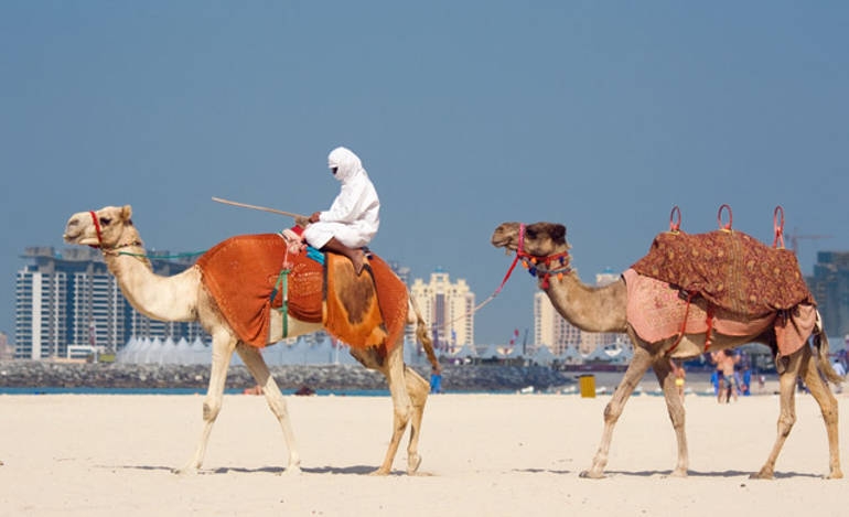 Το Κατάρ φεύγει και ο Τσίπρας ψάχνει επενδυτές στα γειτονικά Εμιράτα