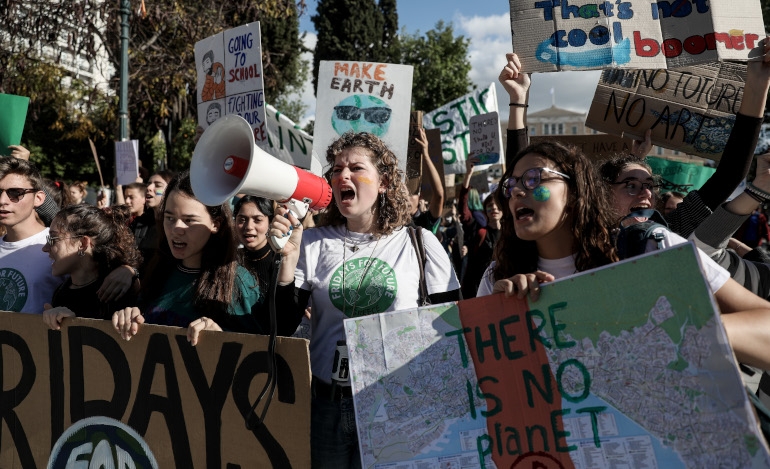 Παρασκευές για το Μέλλον: Πορείες για το κλίμα σε Αθήνα και άλλες πόλεις