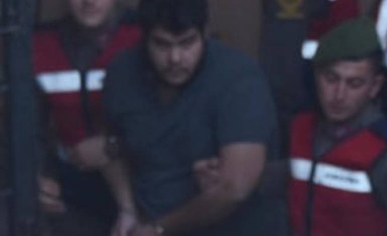Ο λοχίας Δ.,Κούκλατζης με χειροπέδες στο τουρκικό δικαστήριο