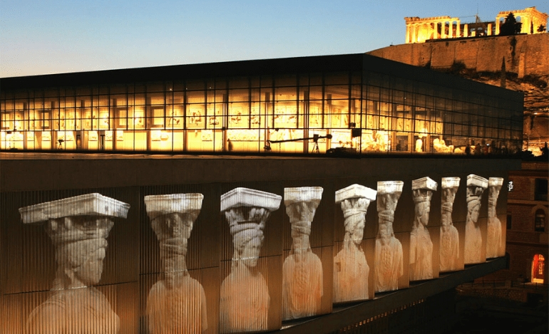 Tα μυστικά των Καρυάτιδων : Σήμερα η βραδινή ξενάγηση στο Nέο Μουσείο της Ακρόπολης