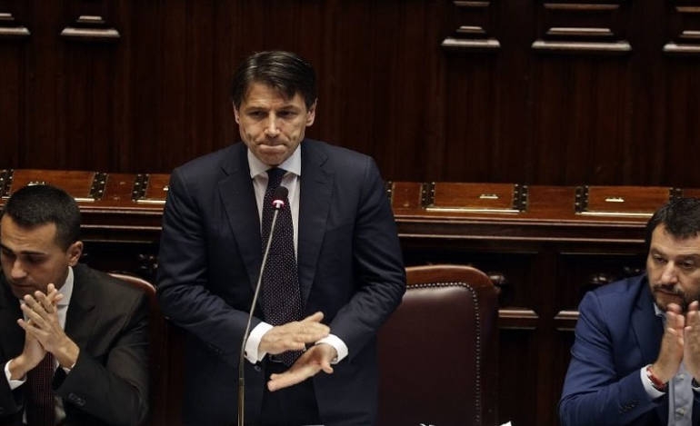 H απειλή κυβερνητικής κρίσης στην Ιταλία εκτινάσσει τα spread