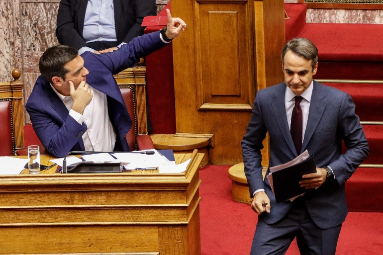 Public Issue: Δημοφιλέστερος πολιτικός ο Μητσοτάκης