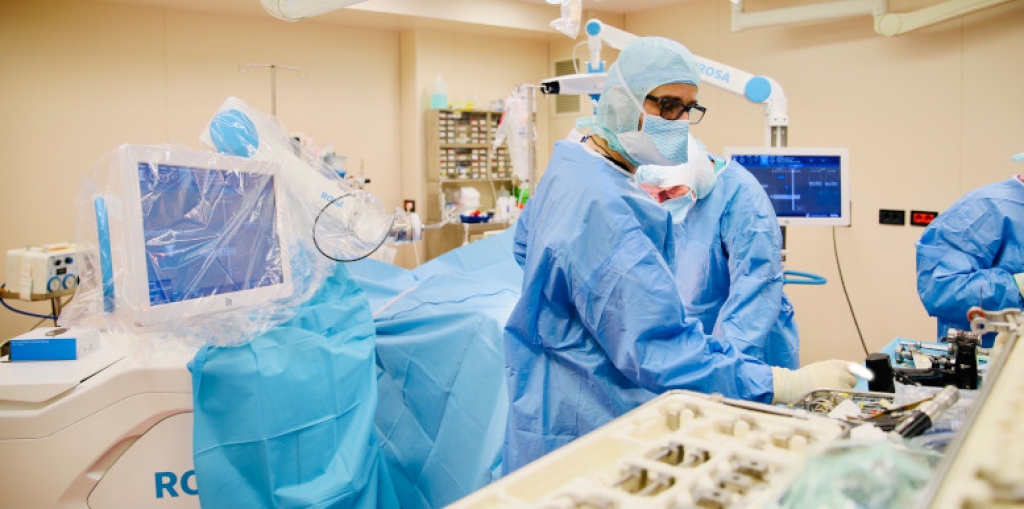 Τι είναι η ρομποτική χειρουργική με το νέας τεχνολογίας σύστημα ROSA