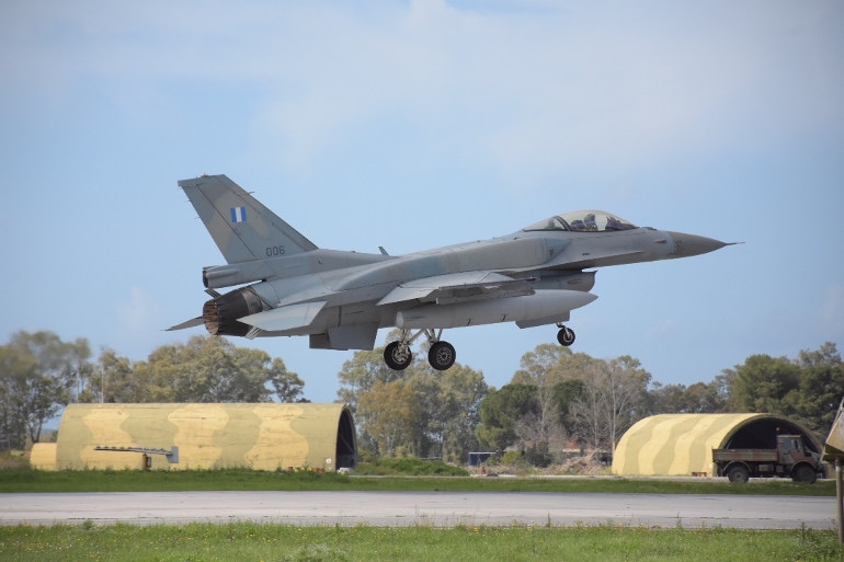 Υπεγράφη η σύμβαση για την αναβάθμιση των 85 F-16