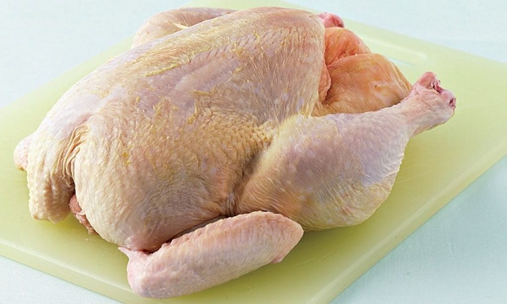 Κοτόπουλο: Οκτώ λάθη που βάζουν σε κίνδυνο την υγεία μας