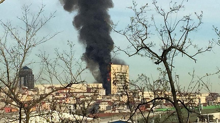 Μεγάλη πυρκαγιά σε νοσοκομείο στην Κωνσταντινούπολη