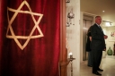 Το Εβραϊκό Μουσείο επισκέφθηκε ο Μάκης Βορίδης: «Συγγνώμη από τον εβραϊκό λαό»