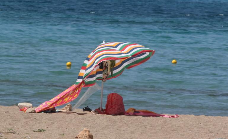 Ακατάλληλες για μπάνιο βρέθηκαν τέσσερις παραλίες της Αττικής