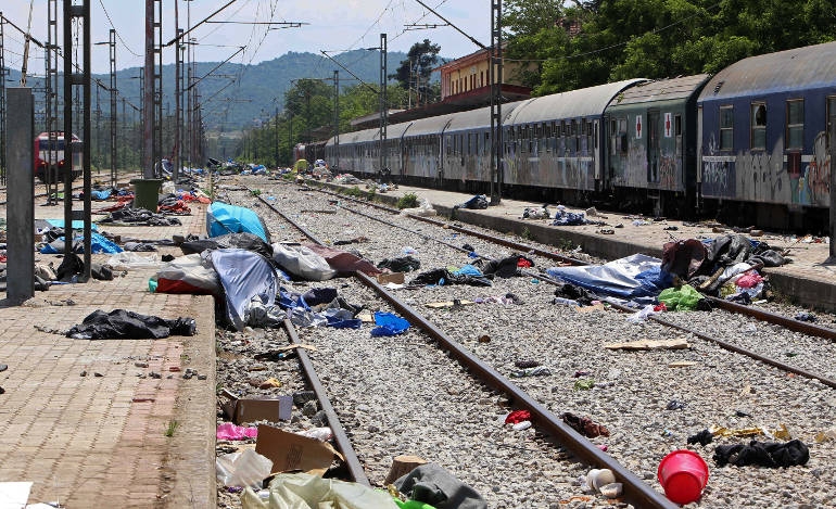 Ειδομένη 2016 μετά την εκκένωση:Τα τρένα που μείναν, τώρα προσφέρουν στέγη σε όσους θέλουν να αποπειραθούν το παράνομο ταξίδι προς Βορρά