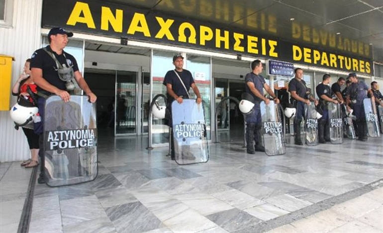 Τρεις παράνομες αφίξεις κάθε μέρα από την Ελλάδα σε γερμανικά αεροδρόμια