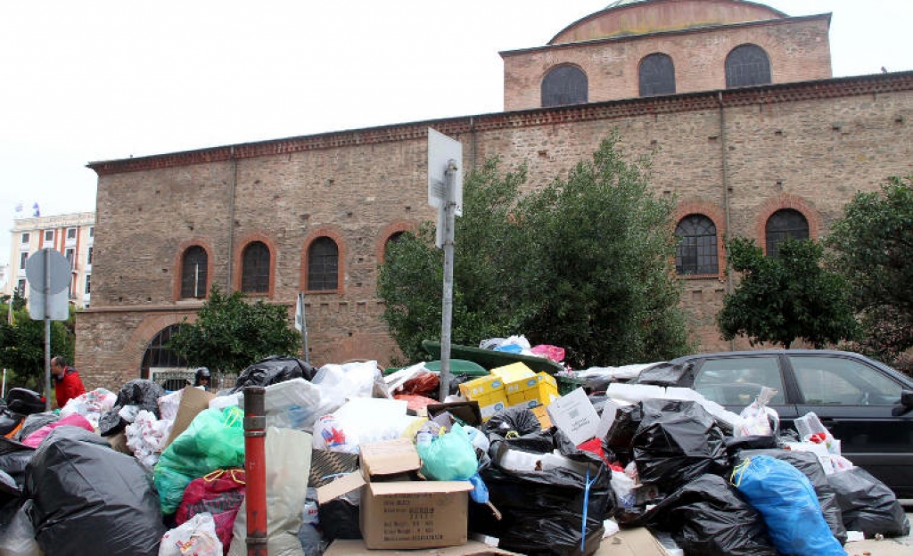 Κόντρα στη Θεσσαλονίκη για την ανάθεση της αποκομιδής των  απορριμμάτων σε ιδιώτη