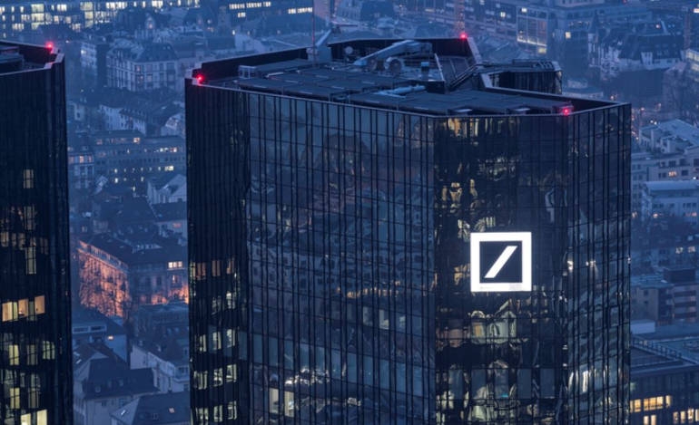 Γιγαντιαία επιχείρηση ελέγχου της Deutsche Bank