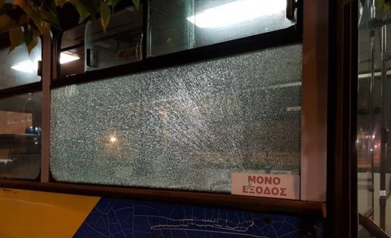 Πρώτες συλλήψεις για τις επιθέσεις με πέτρες σε μέσα μαζικής μεταφοράς