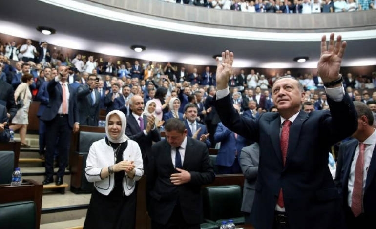 Η εκλογική νίκη του Ερντογάν στις προεδρικές και βουλευτικές εκλογές του Ιουνίου μοιάζει πλέον εξασφαλισμένη