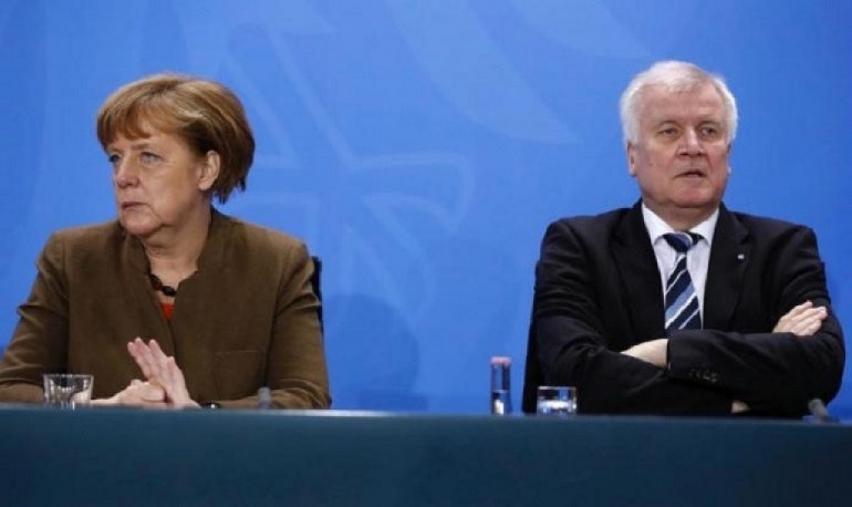 Γερμανικός Τύπος: Να ξεκαθαρίσει η σχέση Μέρκελ - Ζεεχόφερ
