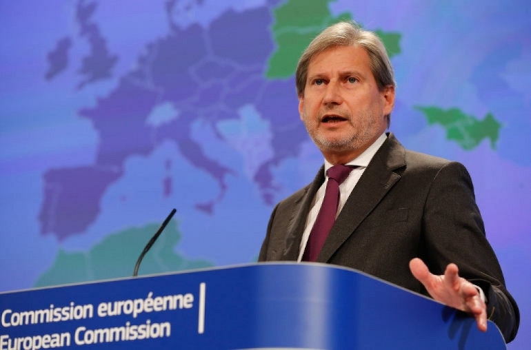 Επίτροπος Χαν: Μετά το 2025 η ένταξη των Σκοπίων στην Ευρωπαϊκή Ένωση