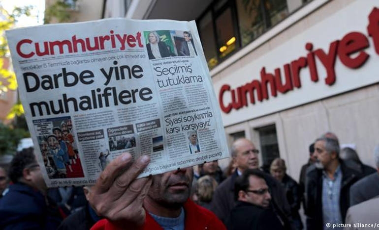 Βαριές ποινές απειλούν τους δημοσιογράφους στην Τουρκία