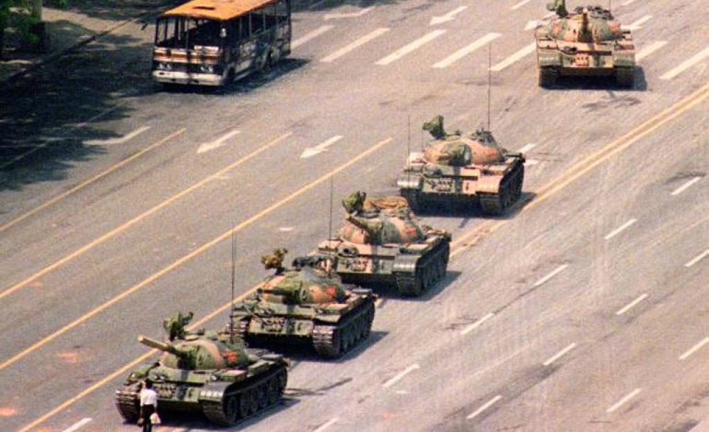 Το Πεκίνο εμμένει στην &quot;πολιτική ορθότητα&quot; της σφαγής στην πλατεία Τιεν Αν Μεν