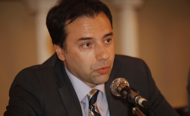 Θεόδωρος Πελαγίδης: «Η κυβέρνηση χρεοκοπεί τη μεσαία τάξη σε όλες τις εκδοχές της»