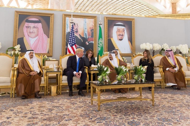 Τραμπ για τις εκκαθαρίσεις στη Σαουδική Αραβία: Έχω μεγάλη εμπιστοσύνη στον Βασιλιά Σαλμάν